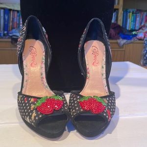 CeceLamour Rhinestone strawberries shoe
